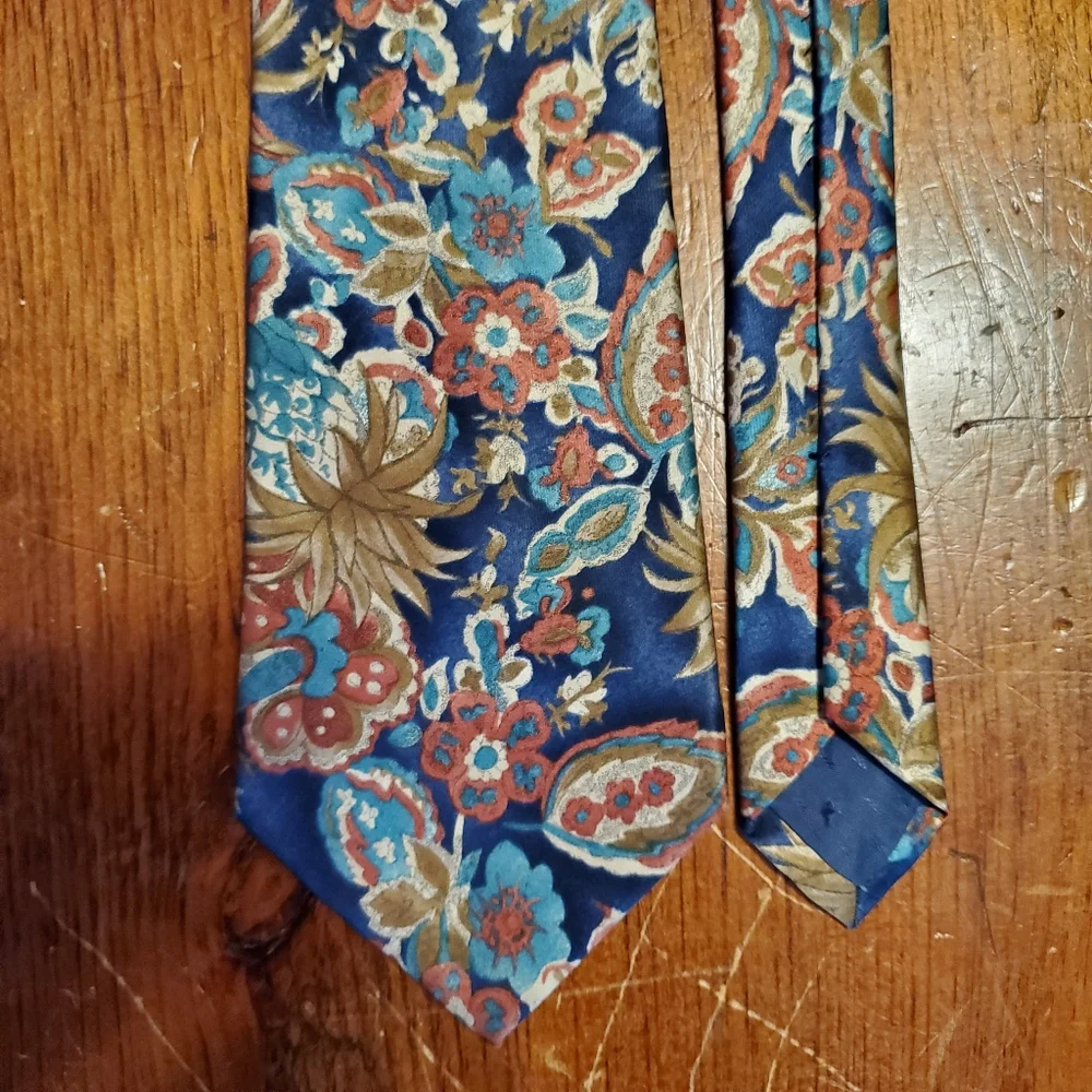 Vintage Strathmore by Anderson Little Richmond Brothers Floral Paisley Silk Tie